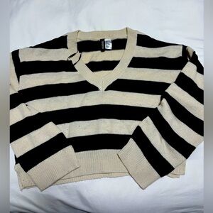 H & M Divided crop stripped sweater